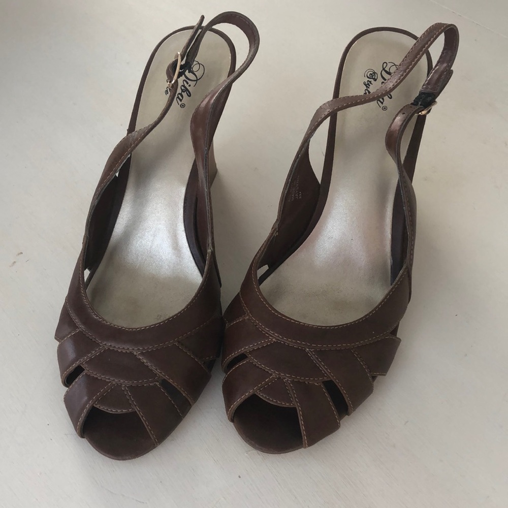Cognac wedges sz 8m